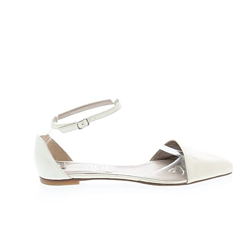 Attilio Giusti Leombruni Cream Ankle Strap Flats